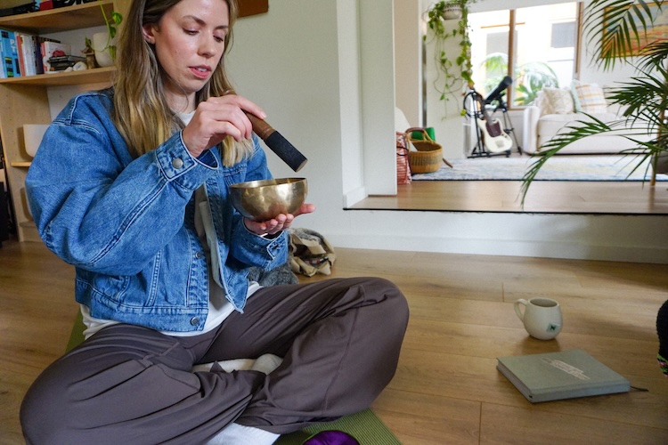 Learn to play Himalayan (Tibetan) Singing Bowls