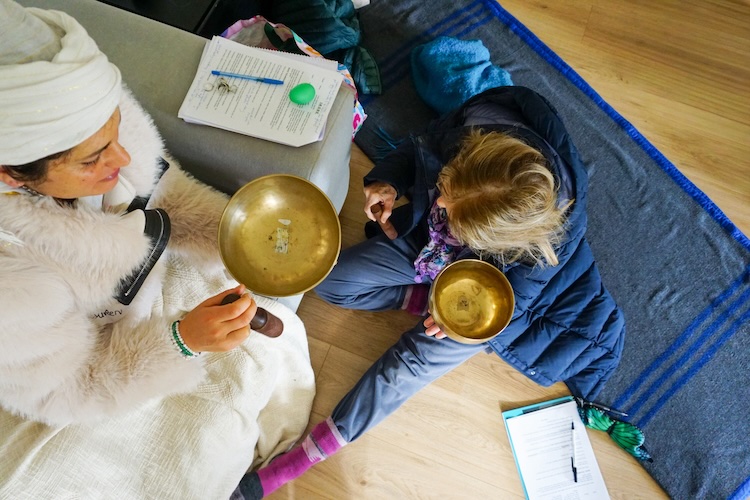Learn to play Himalayan (Tibetan) Singing Bowls