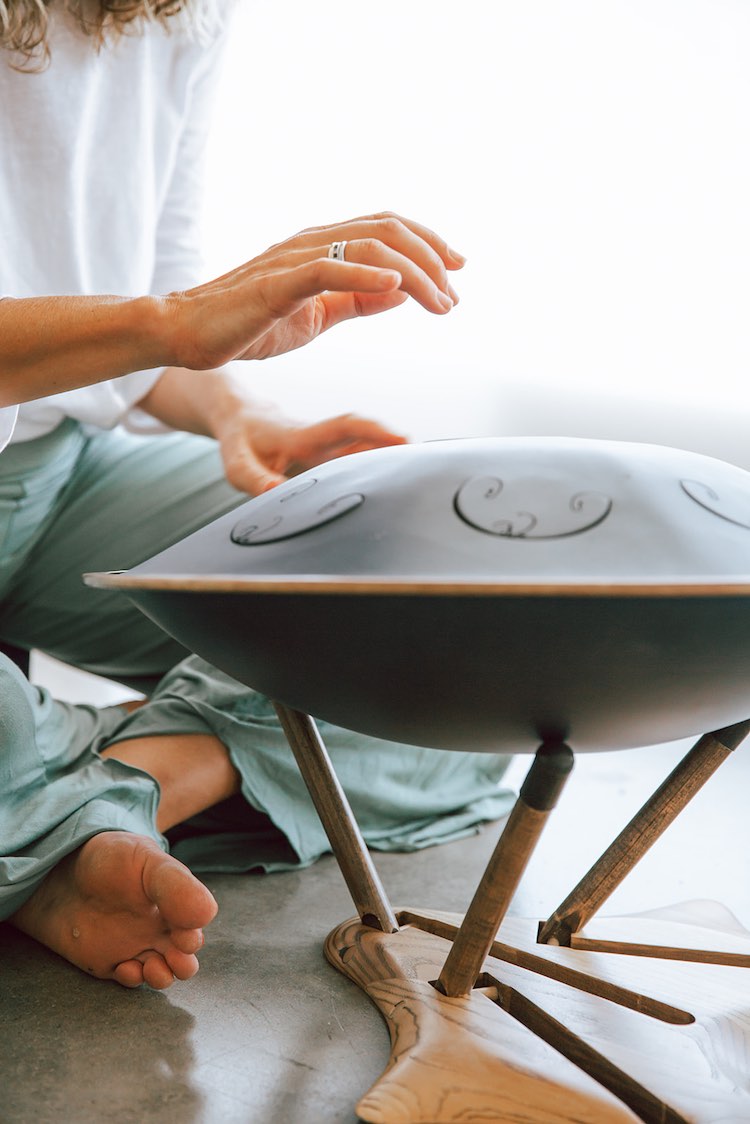 Phoebe Dubar sound bath class. Phoebe Dubar sound bath class.